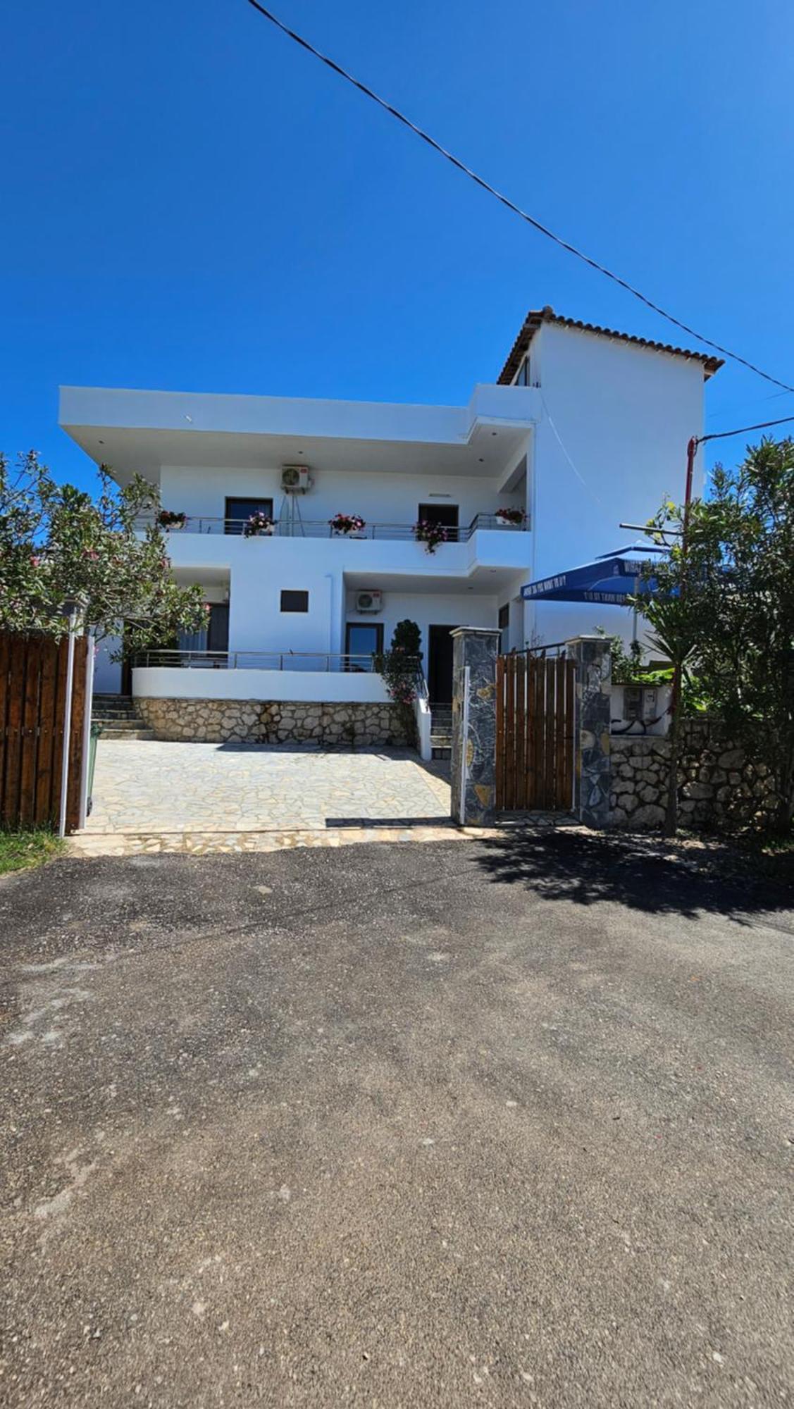 Vila Malo 1 Ксамил Екстериор снимка