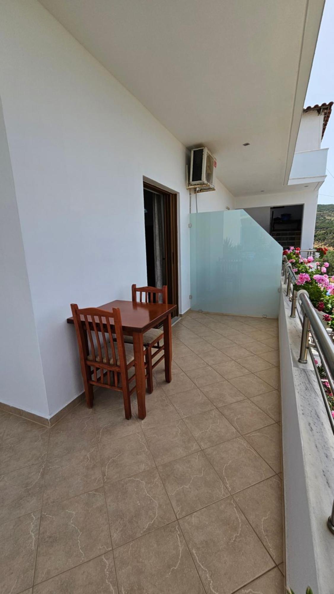 Vila Malo 1 Ксамил Екстериор снимка